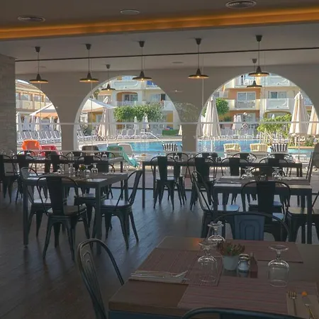 Hotel Blau Punta Reina Junior 4*